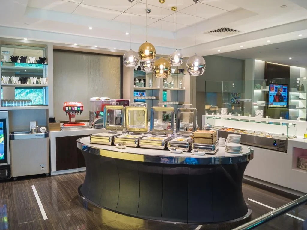 Airport Ambassador Transit Lounge (Airside) - Photo 11