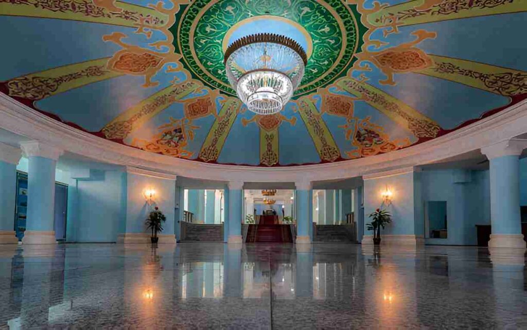 Central State Museum inside picture, stunning views of architecture.