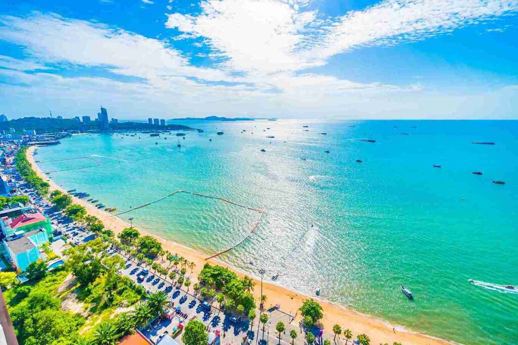 <a href="https://www.freepik.com/free-photo/pattaya-city-bay_1030921.htm#fromView=search&page=1&position=1&uuid=47f5917b-a496-42c4-babc-e6e412424ab9">Image by mrsiraphol on Freepik</a>